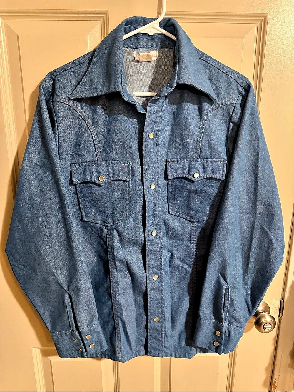 Vintage Levi’s Pearl Snap Button Up Shirt Size Medium